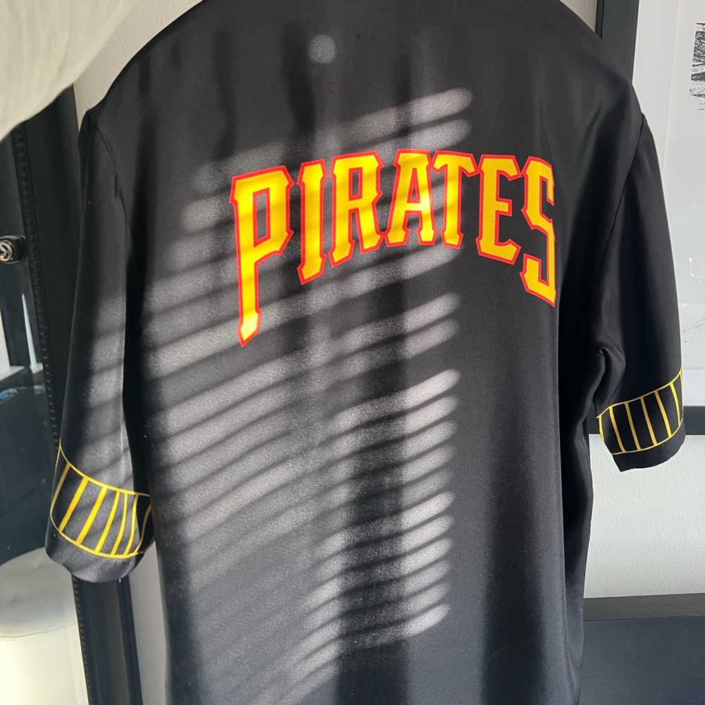 Gucci mens silk Shirt X pittsburgh pirates sz 44